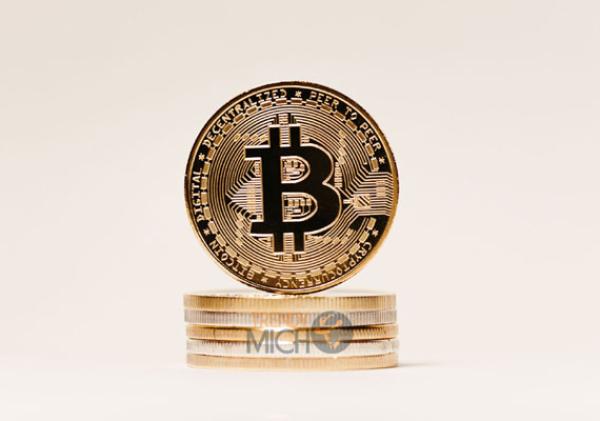 Crypto ETF vs. Buying Crypto: Which Is Better for Investors in 2026?