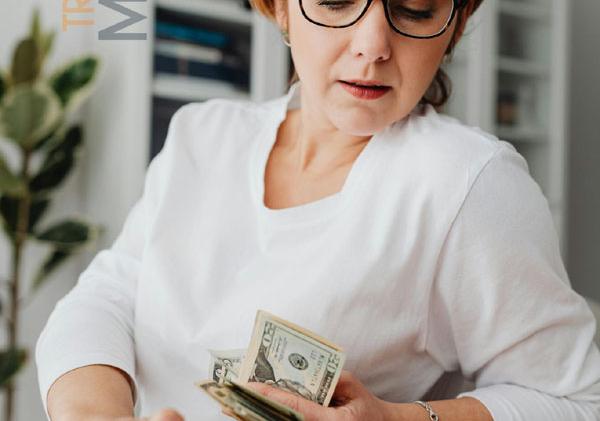 Saving Money Tips for Busy Professionals: Easy Hacks to Save More Every Month